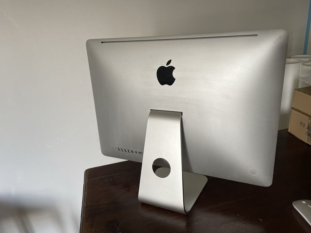 Komputer All in One Apple iMac 21.5” SSD 250GB OS X Monterey