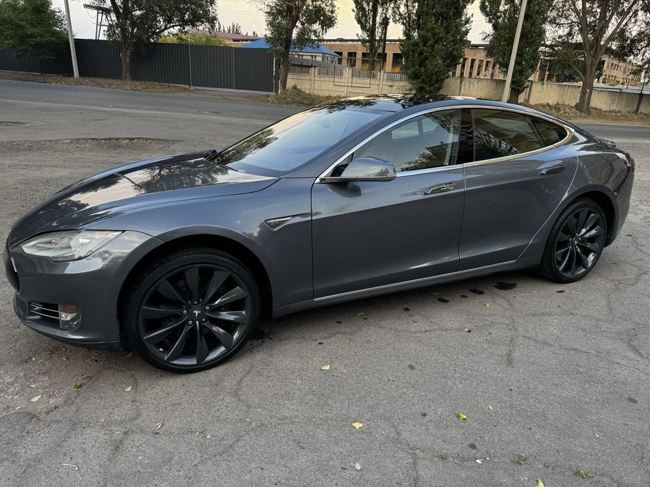 Tesla Model S 85 квт