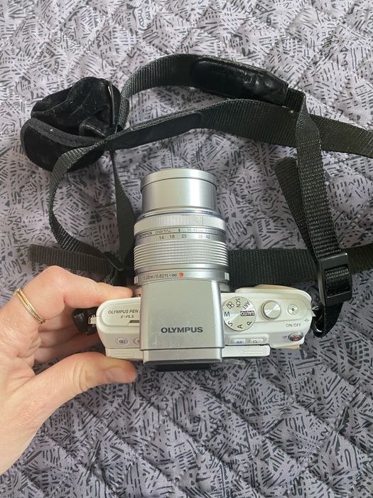 Aparat Olympus Pen PL 5 fotograficzny obiektyw 14-42 mm  f/3.5-5.6