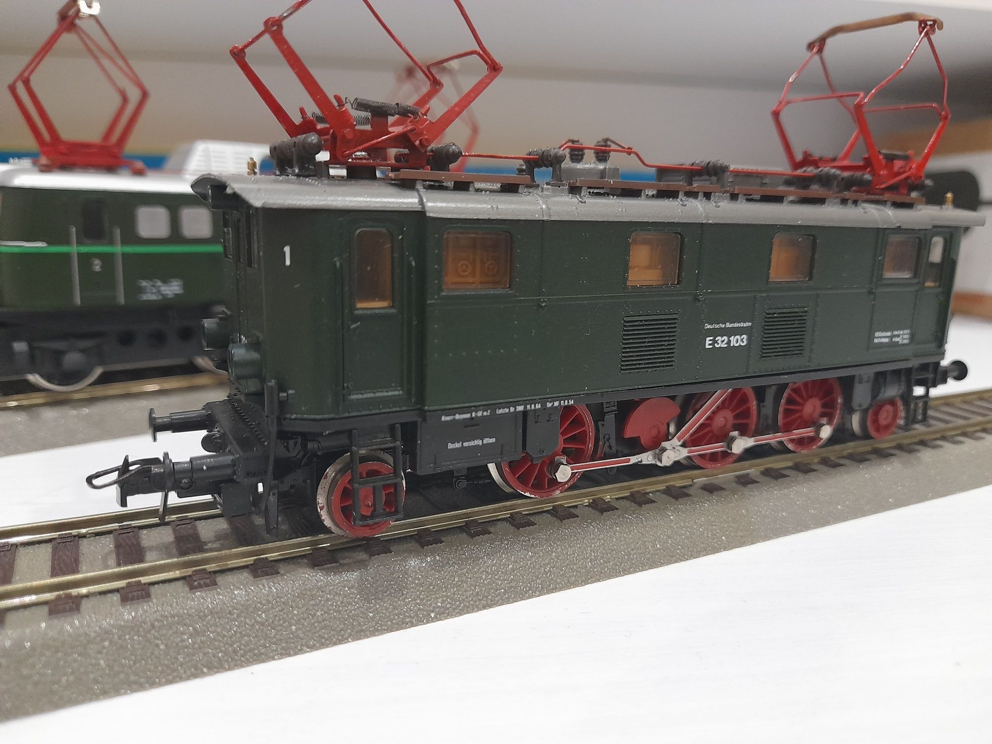 Ж.д модели электровозов BR 132 BR 110 OBB 1040 Roco Liliput Piko1/87 H