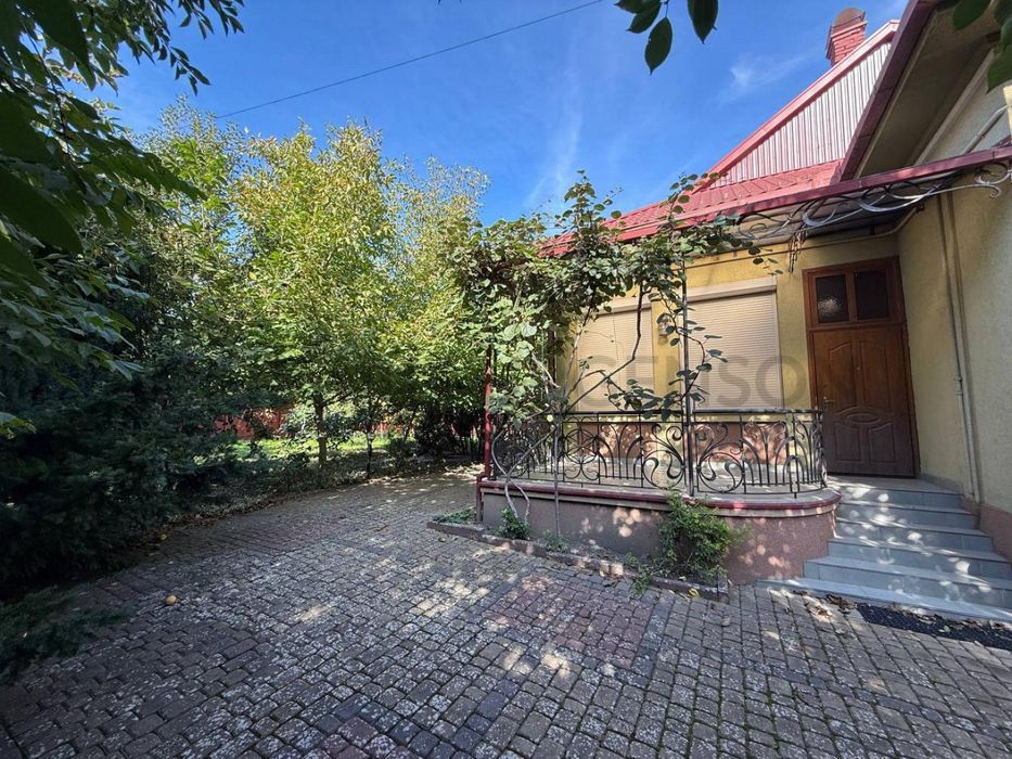 Продаж будинку 150 м.кв / 8 соток / Ужгород, Центр