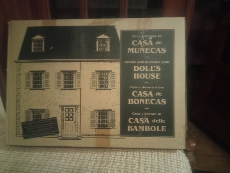 Nunca saiu da caixa Casa de bonecas nova + acessórios+ guias de montag