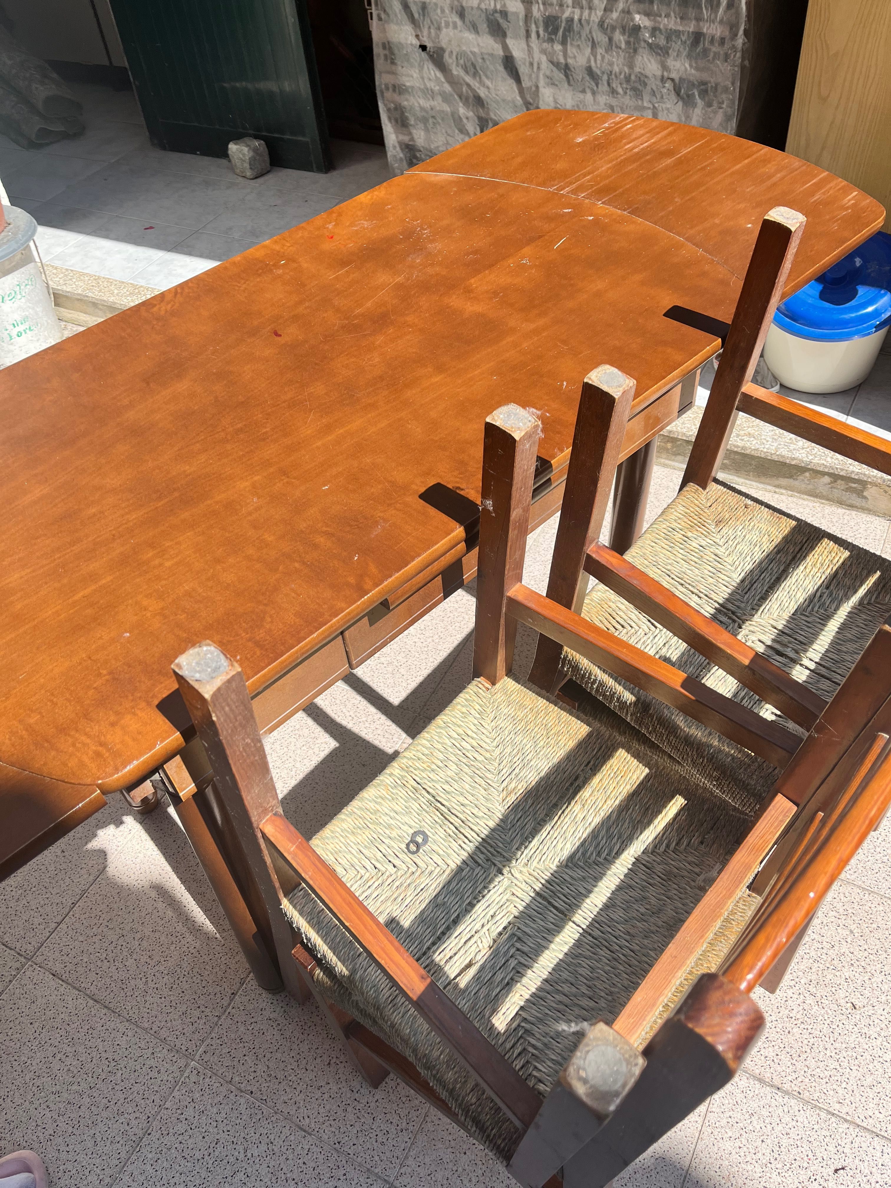 Conjunto mesa + cadeiras