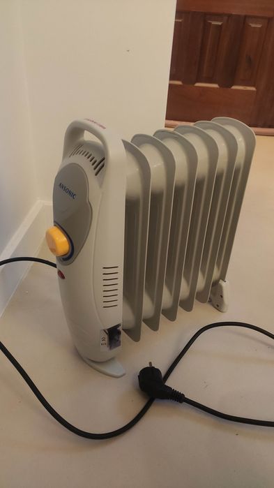 Mini aquecedor a óleo 800W