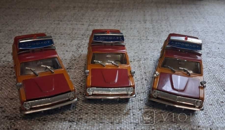 Три ГАЗ 2402 (є номерна А23) с оригінальними коробками