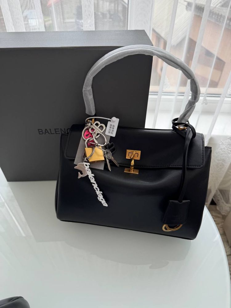 Сумка balenciaga rodeo кожаная