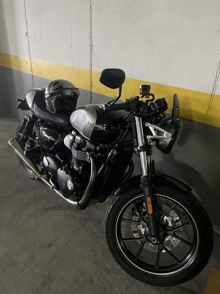 Triumph Street Cup Cafe Racer