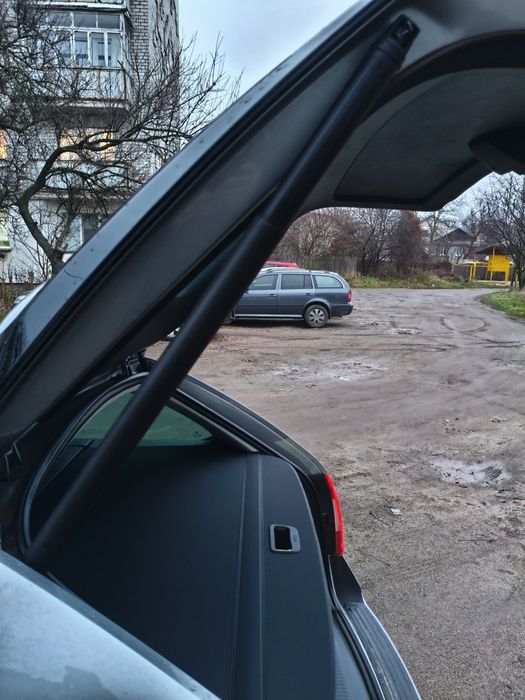 Стійка електрична ліва робоча.Шкода октавія А7 2016 р.