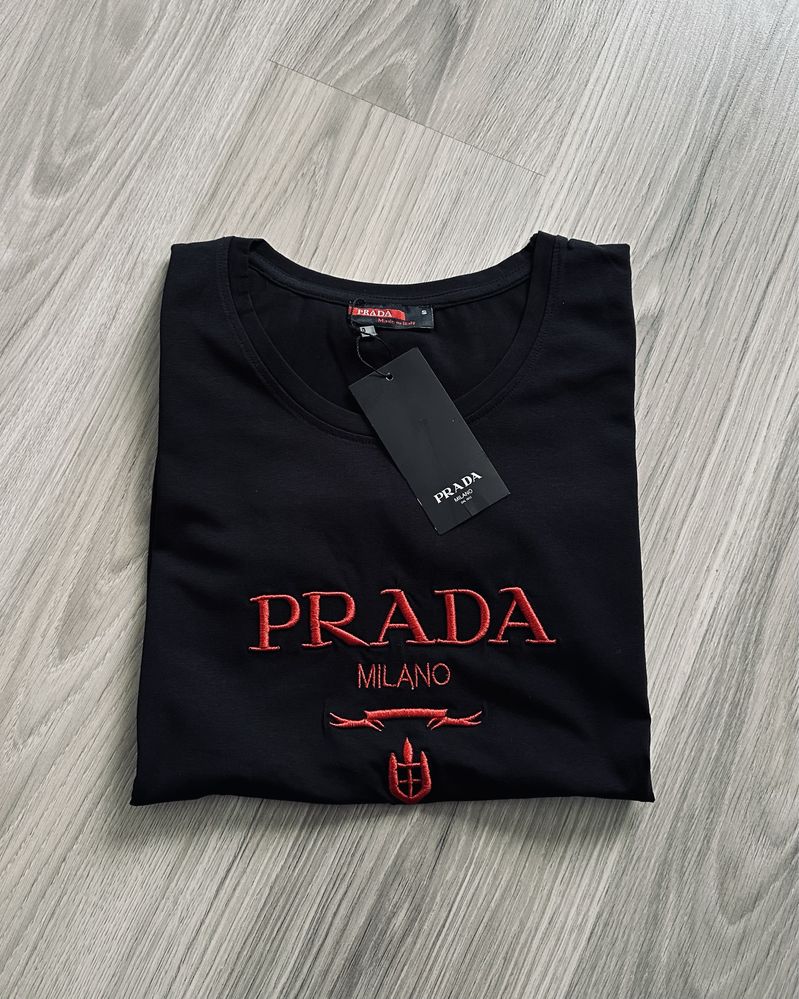 T-shirt damski czarny PRADA MILANO rozmiar XL