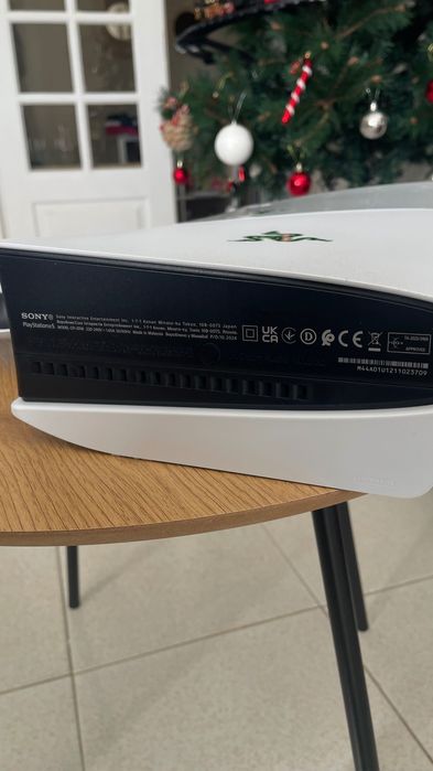 PlayStation 5 Slim 1TB com 2 comandos e HeadPhones