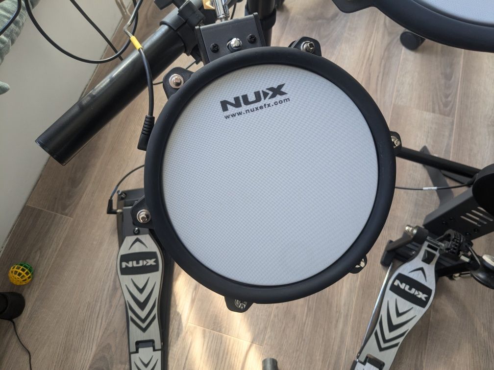Барабанна установка електронна NUX DM-210