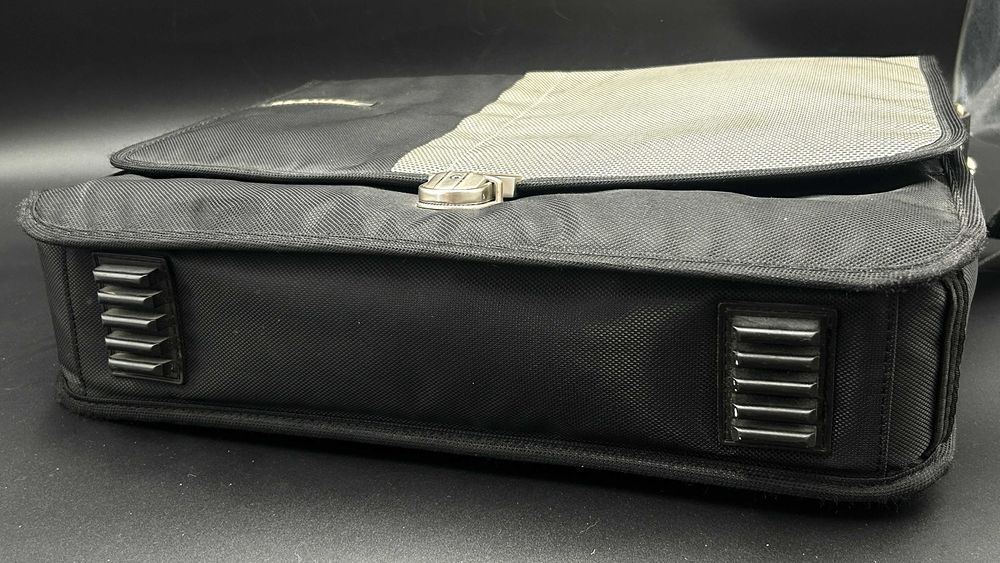 Oryginalna torba do laptopa „Toshiba” używana