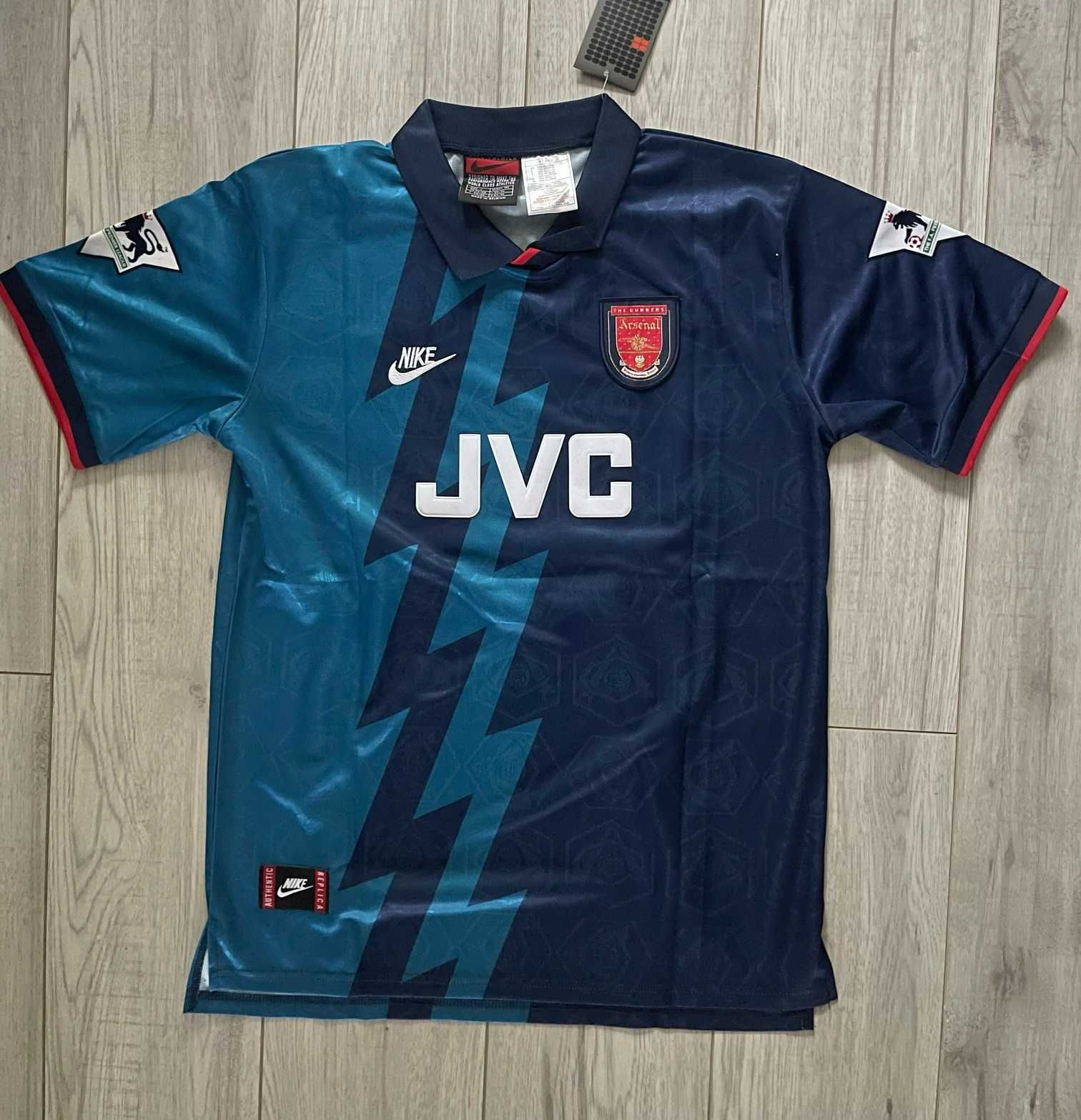 Koszulka Arsenal FC away Retro 95/96 Nike #10 Bergkamp, roz. L