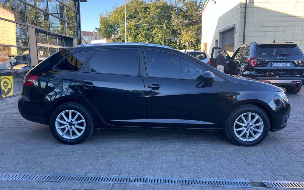 Seat Ibiza 2011 року