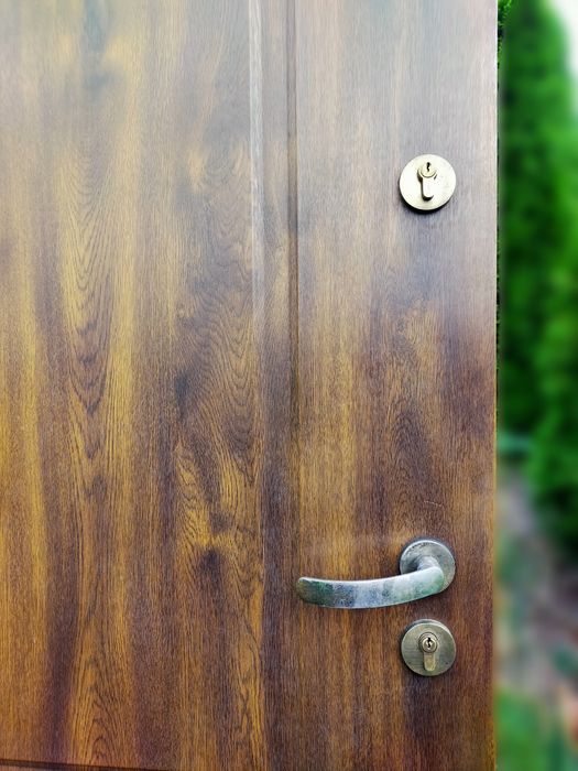 Sprzedam używane drzwi zewnętrzne metalowe