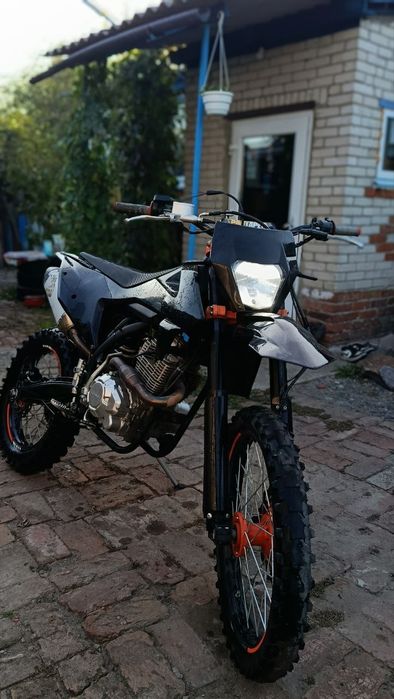 Продам мотоцикл кови старт 250 очень срочно бо уезжаю за границу