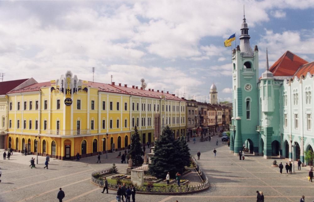 Подобова оренда 2-х кімнатної квартири в самому центрі міста Мукачева