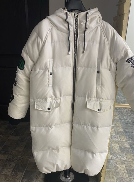 Пуховик зимовий , теплий