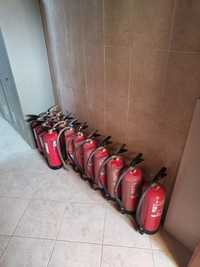 Extintores usados (carregados mas fora da validade)