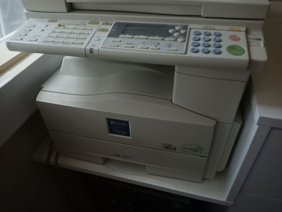 Fotocopiadora e impressora de rede Ricoh