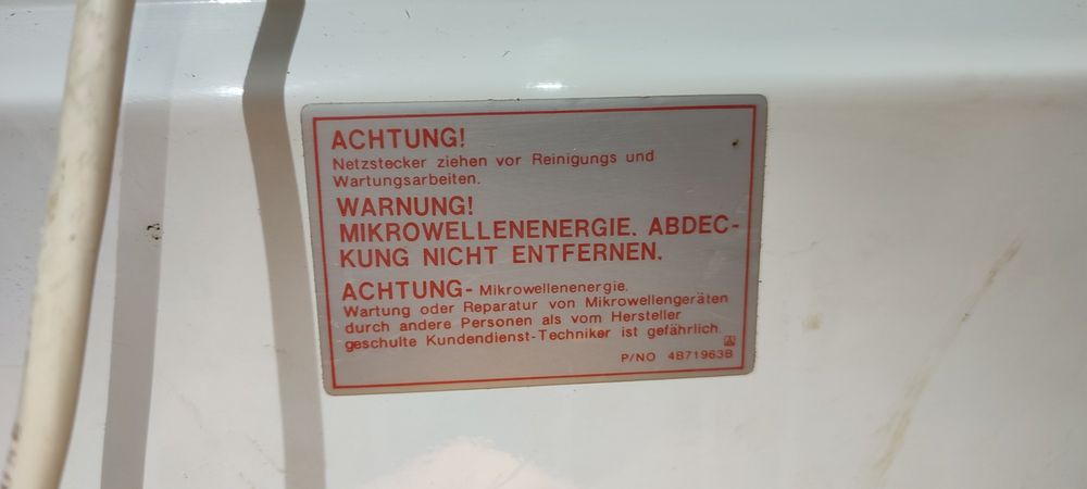 Вінтажна мікрохвильова піч Bosch 700