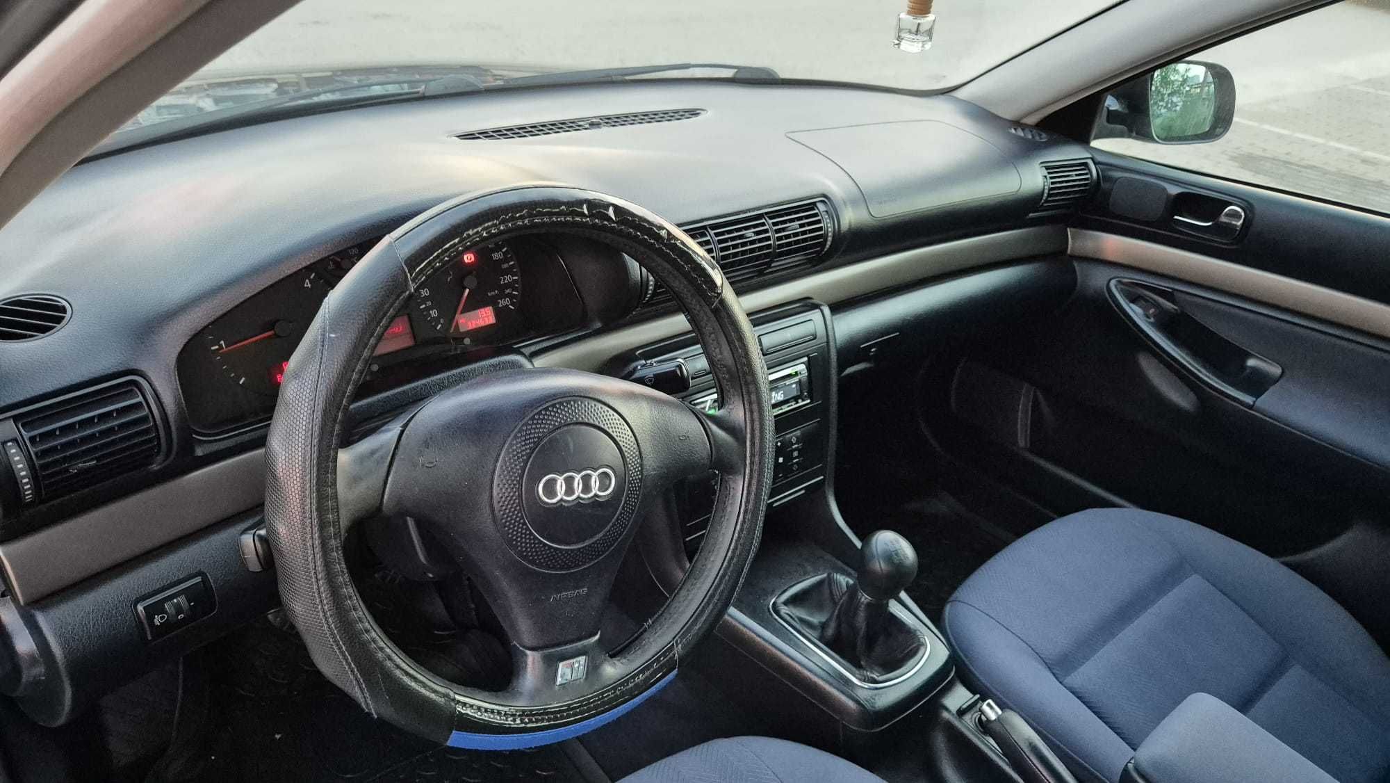 Audi A4- Impecável