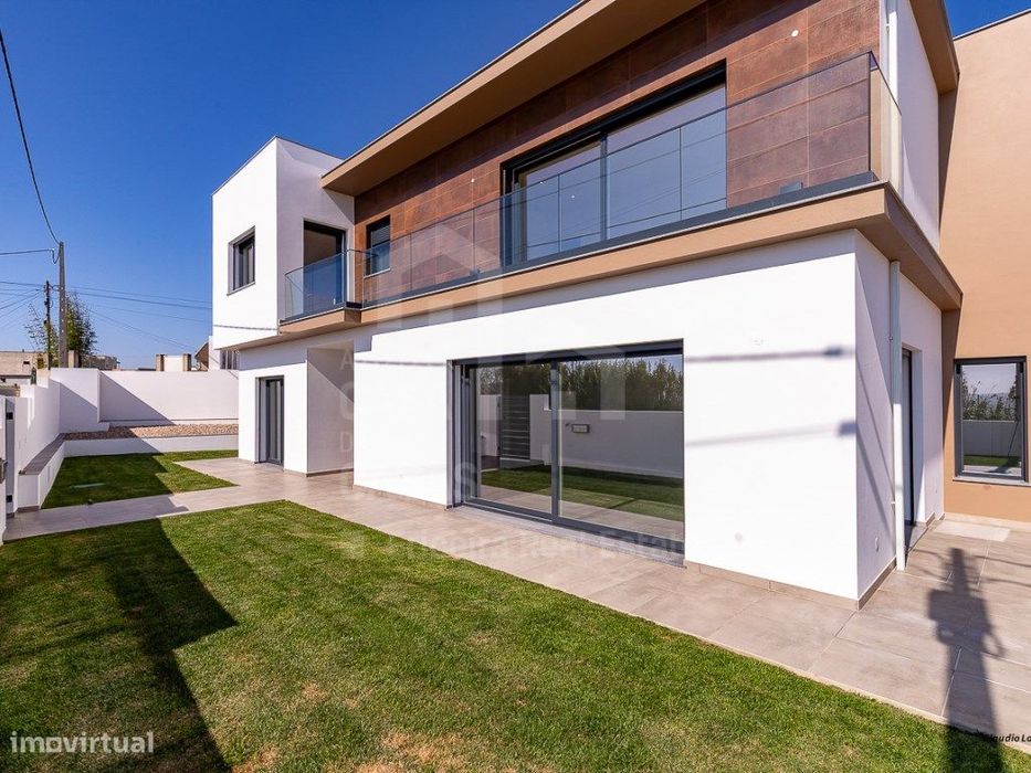 Vende Moradia T4 - Ericeira 21 km, A Casa das Casas