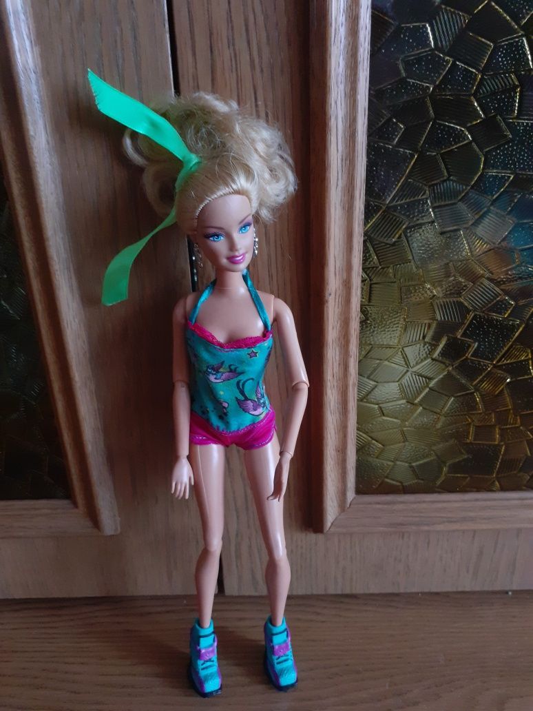 Barbi w butach na obcasie