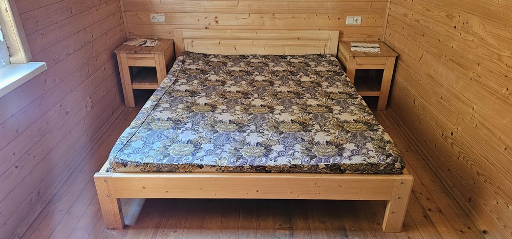 Ліжка двоспальні з натурального дерева