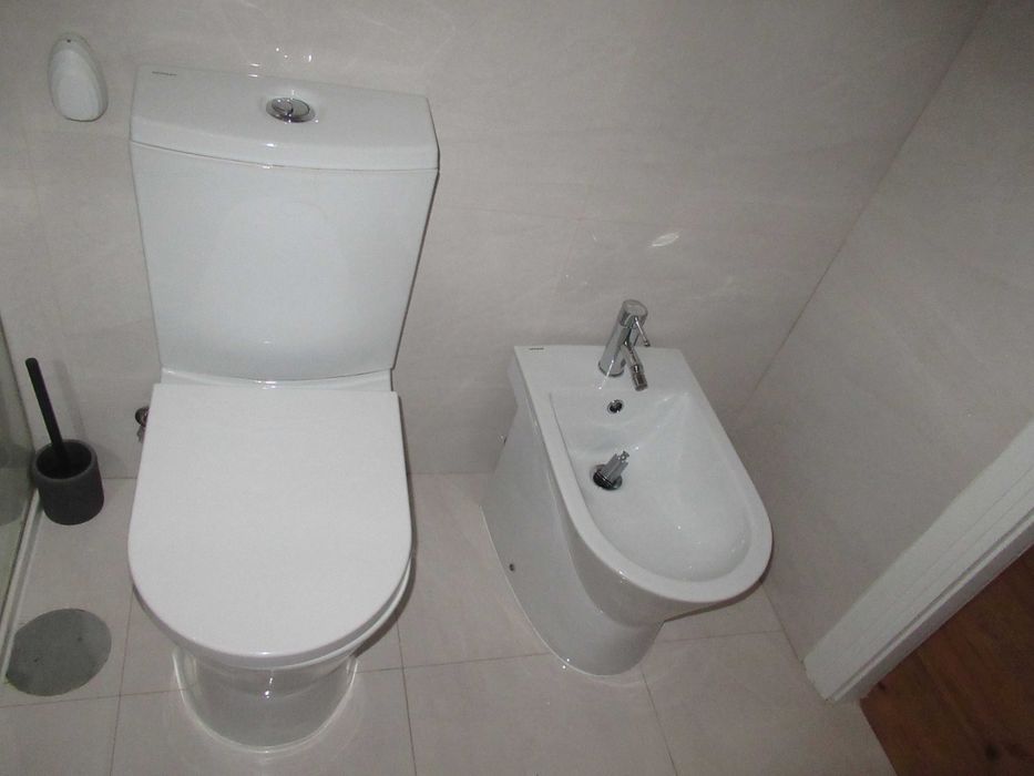 Arrenda-se moradia t2 com quintal