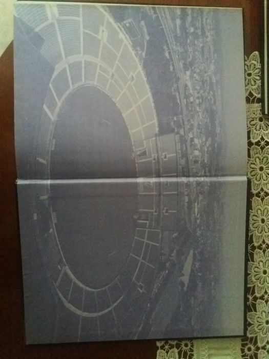 3 Livros Sporting Benfica Porto 25€ os 3 cada clube conta  a sua histó