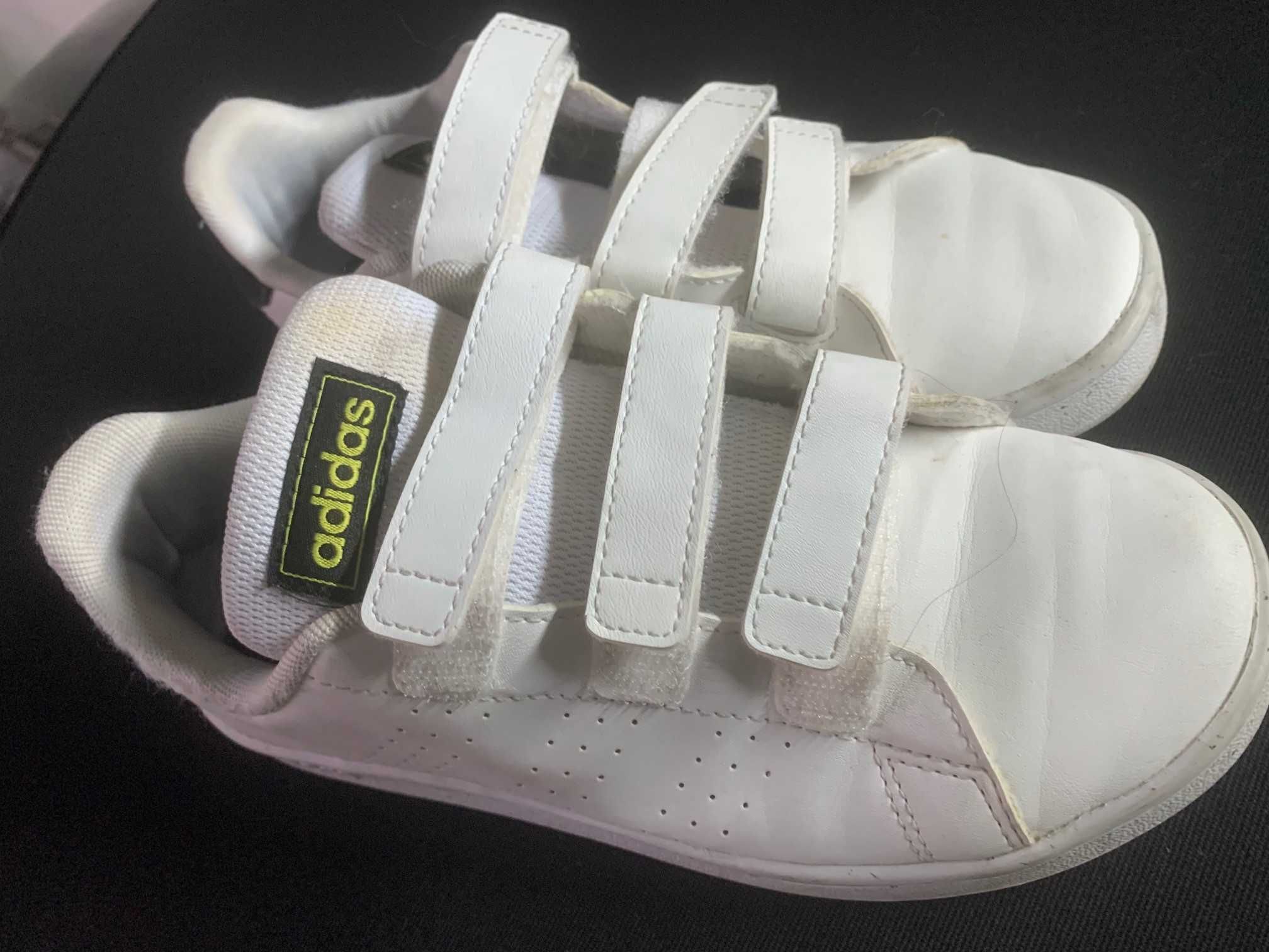 Tenis adidas numero 34 brancos