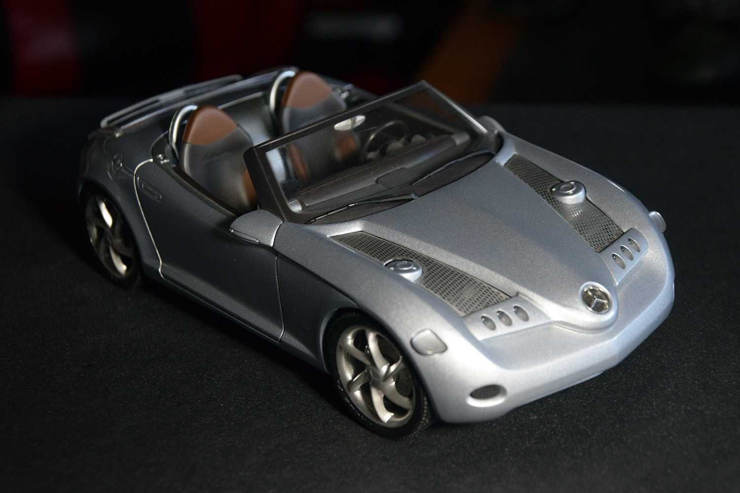 Mercedes SLA Roadster 1/18