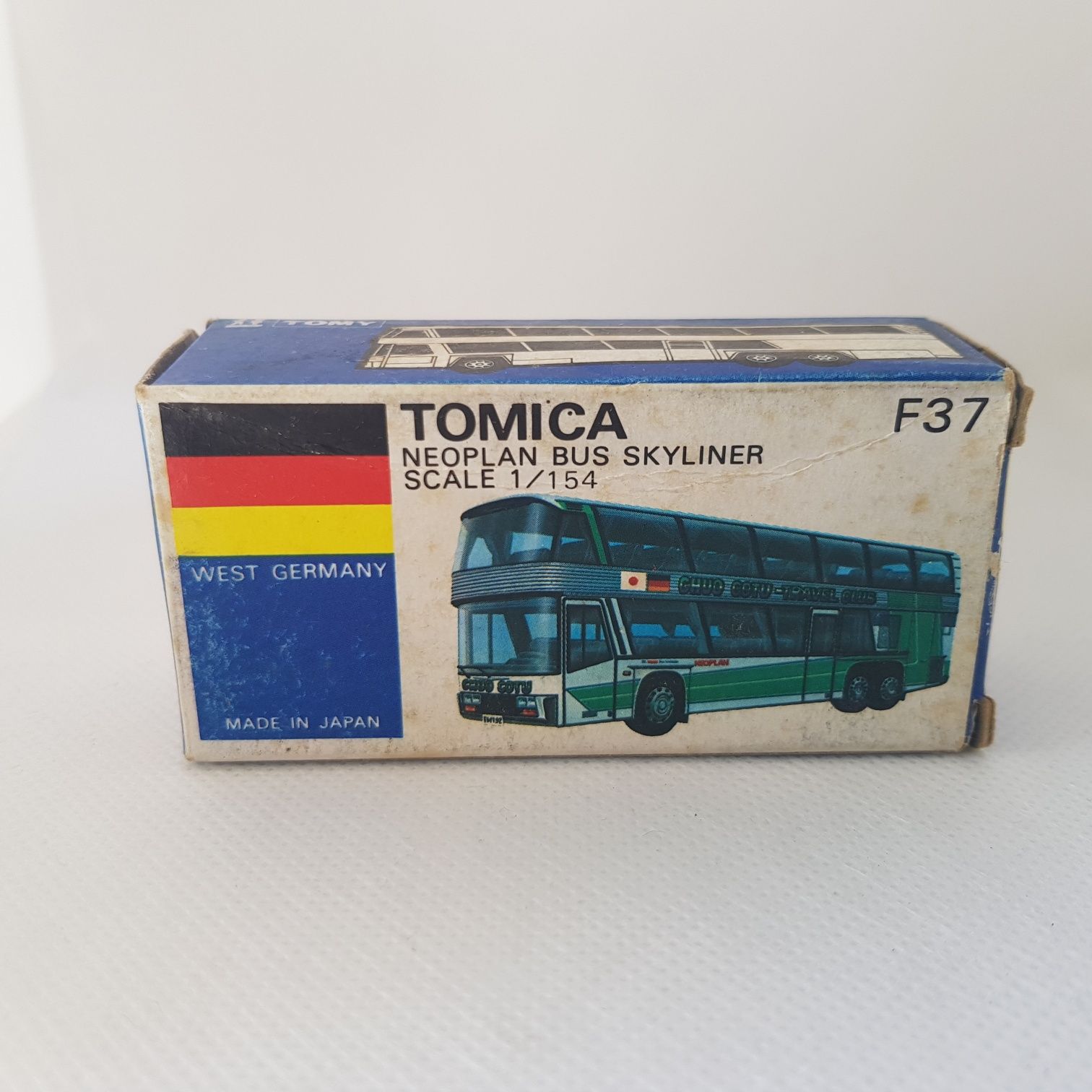 Tomica F37 Neoplan Bus Skyliner