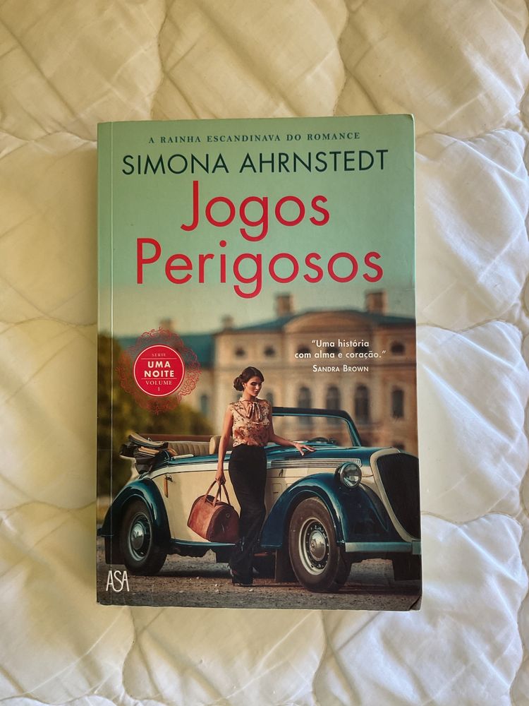 Livro Série Uma Noite -Jogos Perigosos- Simona Ahrnstedt (Autor)
