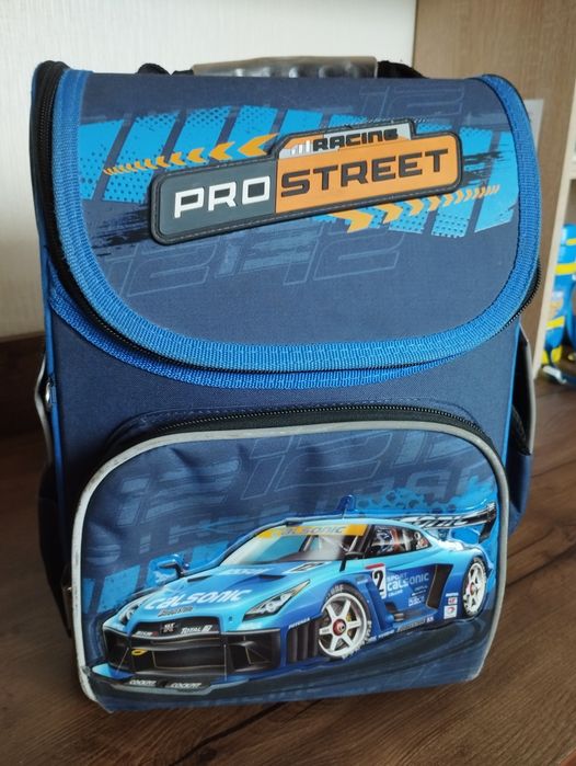 Продам портфель 1-3й клас