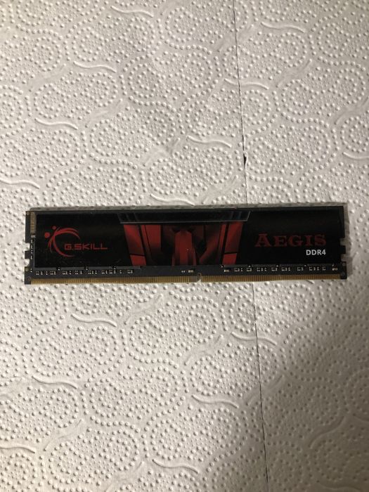 Pamięć RAM DDR4 24 GB (16GB G.Skill + 8GB PNY RGB)