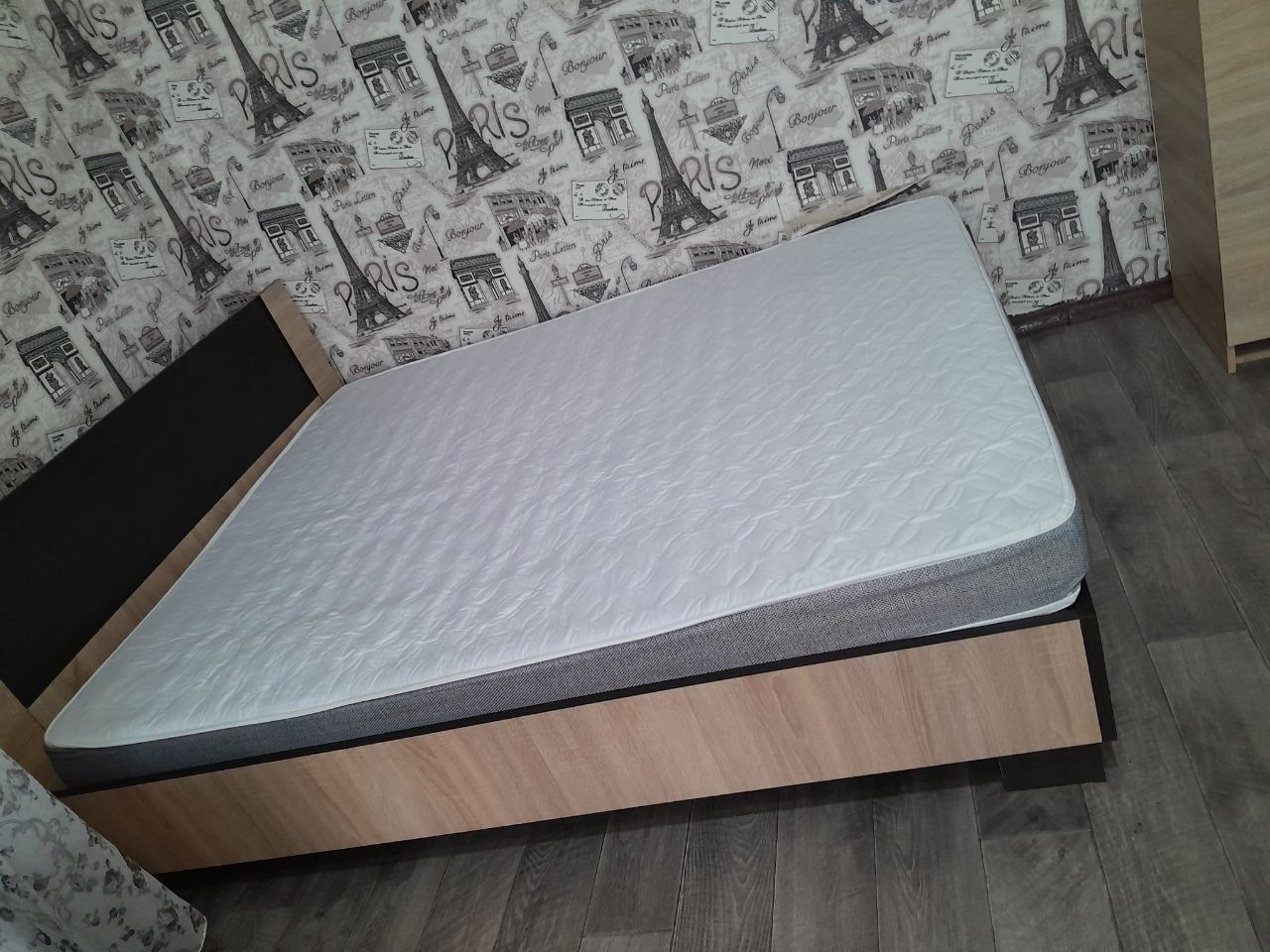 Двух спальня кровать