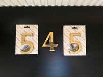 Numery na dom numery domu cyfry 4, 5, 5 kombinacje 45, 554