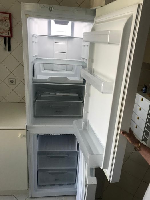 Frigorífico c/ congelador