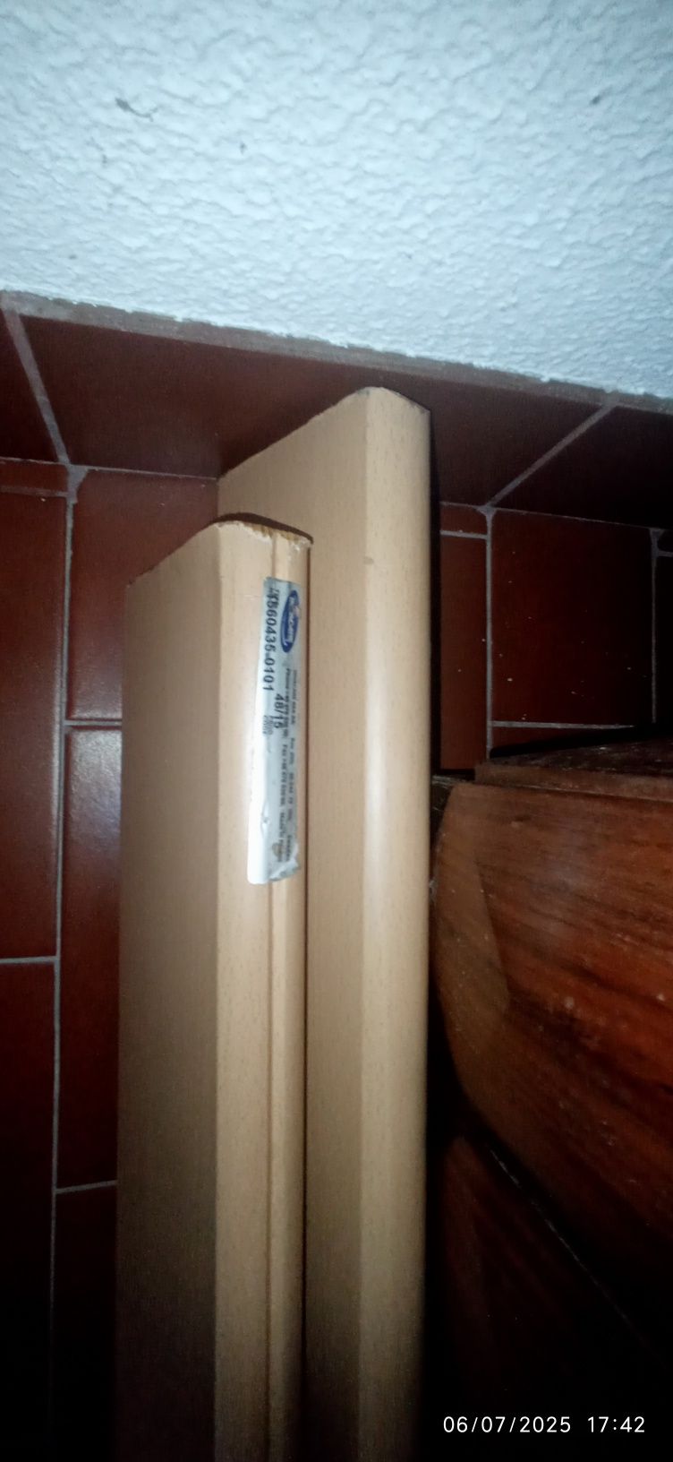 Cama articulada e elevatória com pêndulo e colchão