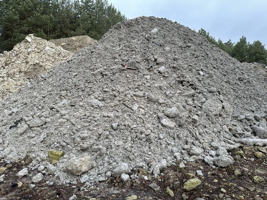 Gruz kruszony z transportem