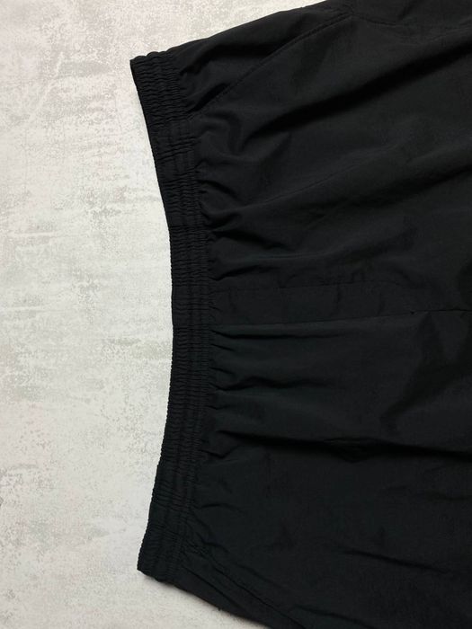 Чорні бігові шорти Nike Dri-FIT, легка тканина, мінімалізм