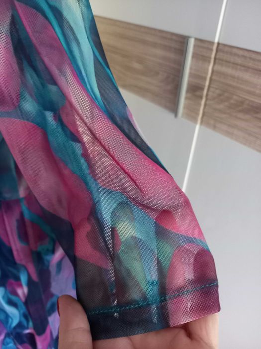 NOWA z metką sukienka Gabrieli Visconti z siateczki na podszewce.