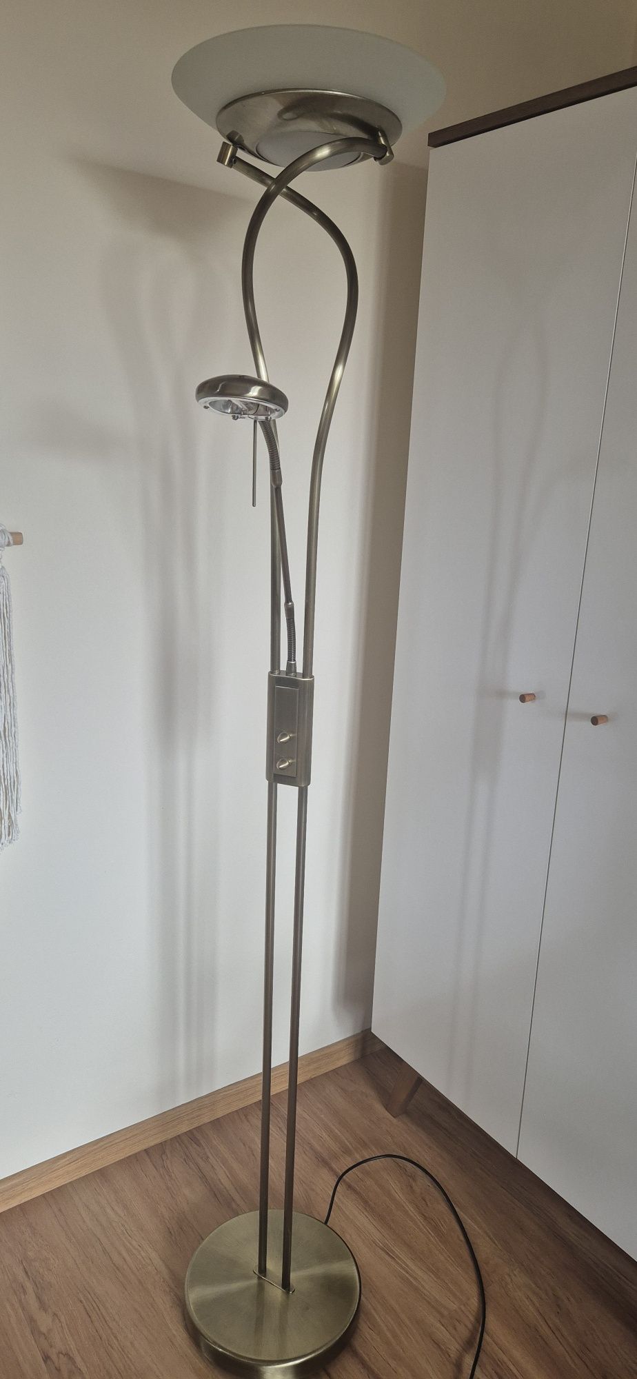 Lampa stojąca mosiężna