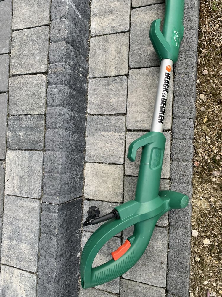 Podkaszarka Black Decker GL 315 320W