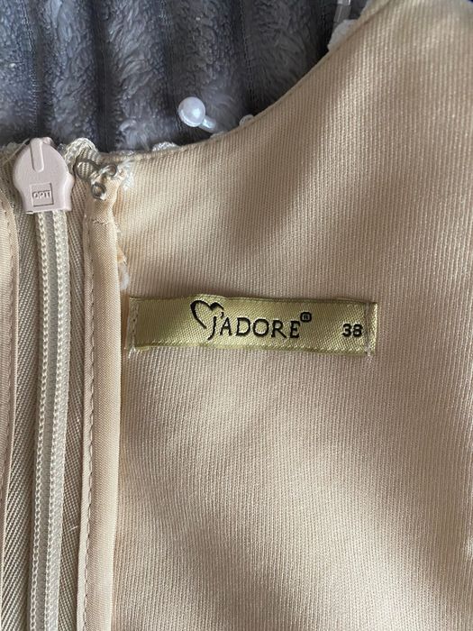 Сукня підійде як на випускний так і на розпис