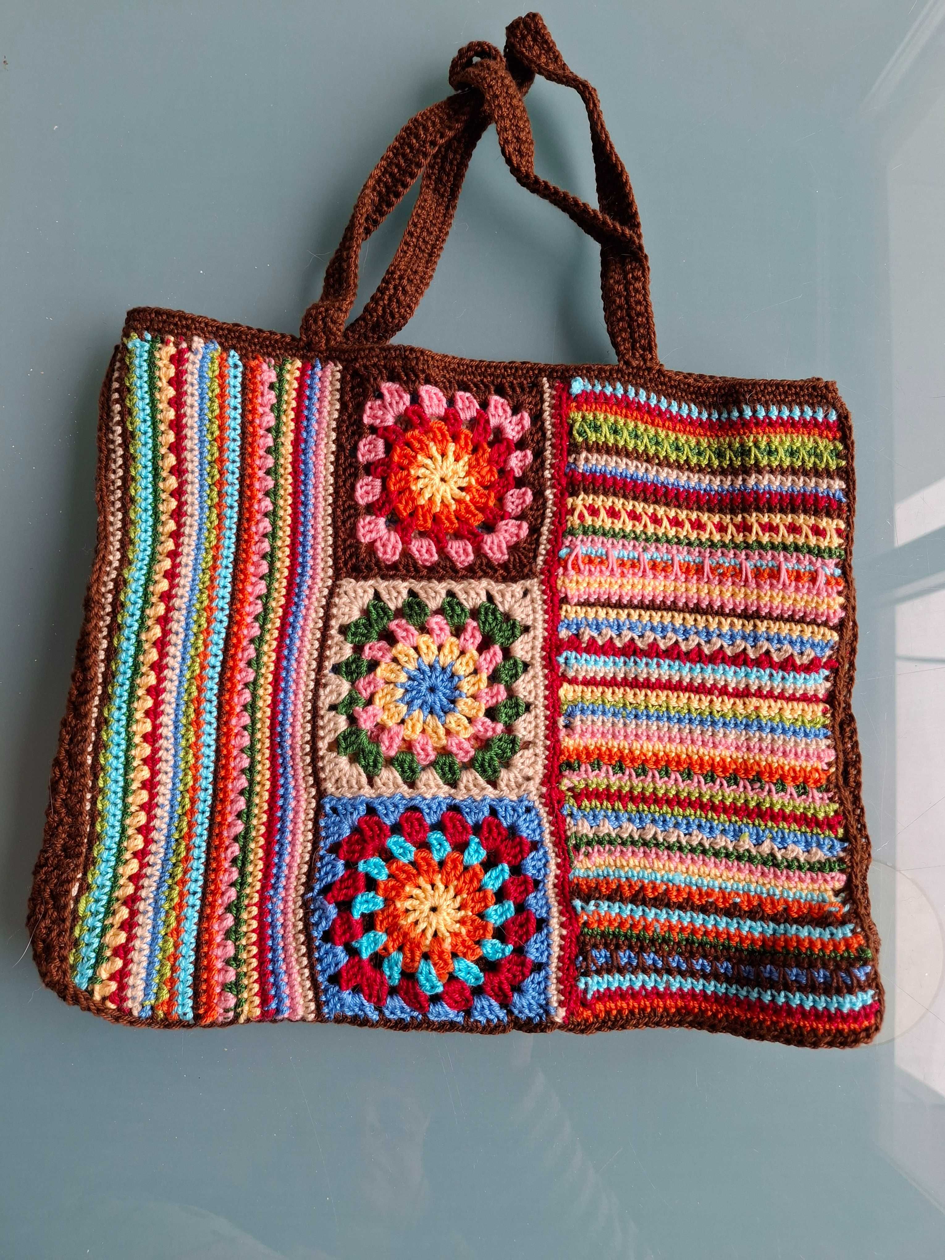 Mala em crochet. Nova. Artessanato