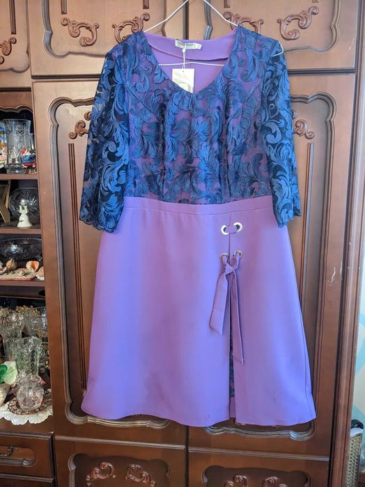 СУКНЯ нарядна  56 розмір , нове, фіолетове