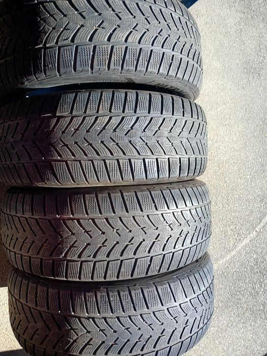 Шины зимние 235/55 R19 GOOD YEAR ULTRA GRIP  4шт. 4мм.